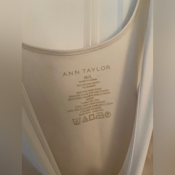 Ann Taylor Seamless Tank - Picture 4 of 5